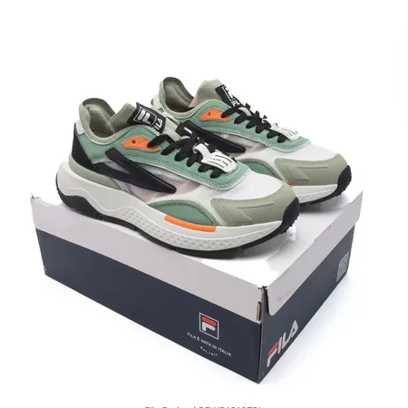 フィラ スニーカー