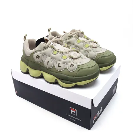 フィラ スニーカー