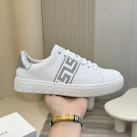 ヴェルサーチ カジュアルシューズ