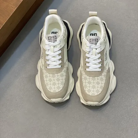 ジバンシィ スニーカー