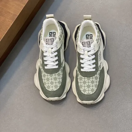 ジバンシィ スニーカー