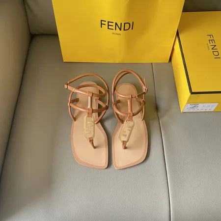 フェンディ サンダル