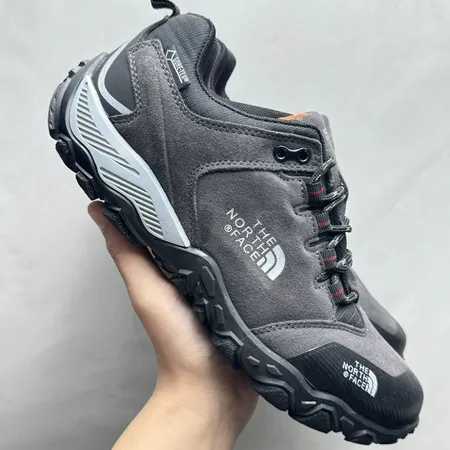 ノースフェイス スニーカー