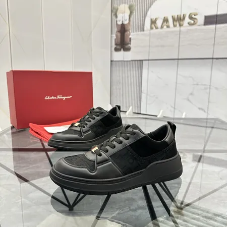 フェラガモ カジュアルシューズ