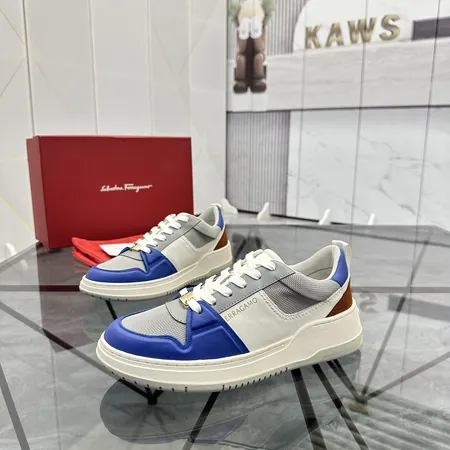 フェラガモ カジュアルシューズ