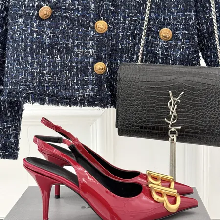 バレンシアガ サンダル