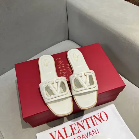ヴァレンティノ スリッパ