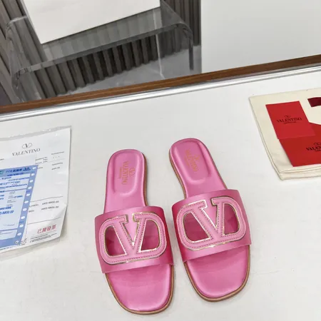ヴァレンティノ スリッパ