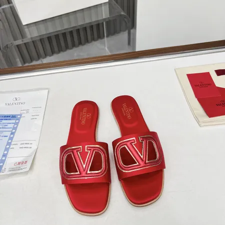 ヴァレンティノ スリッパ