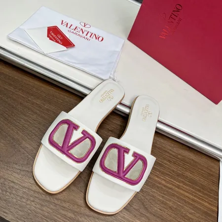 ヴァレンティノ スリッパ