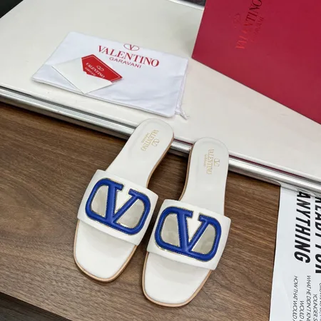 ヴァレンティノ スリッパ