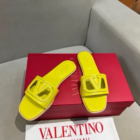 ヴァレンティノ スリッパ