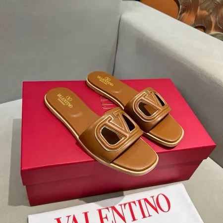 ヴァレンティノ スリッパ