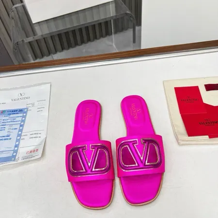 ヴァレンティノ スリッパ