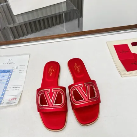 ヴァレンティノ スリッパ