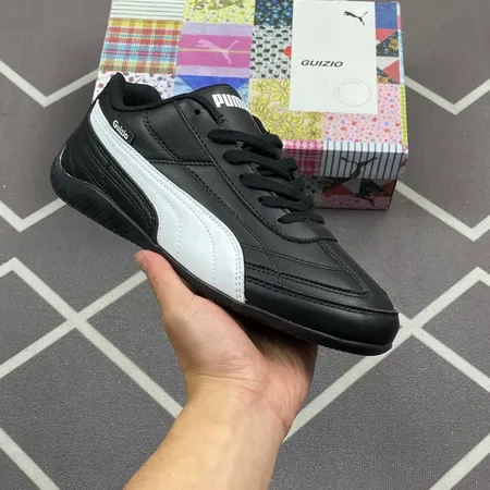 プーマ スニーカー