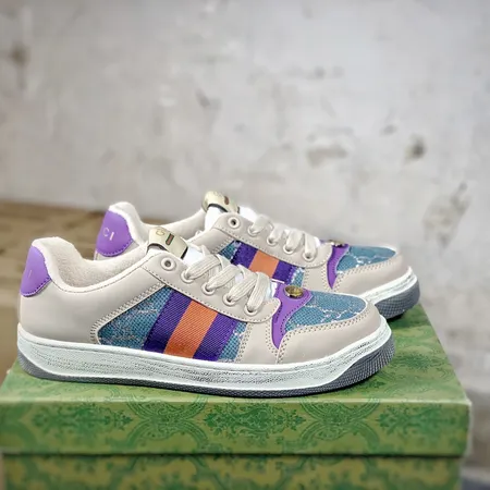 グッチ カジュアルシューズ