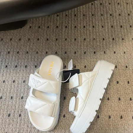 プラダ スリッパ