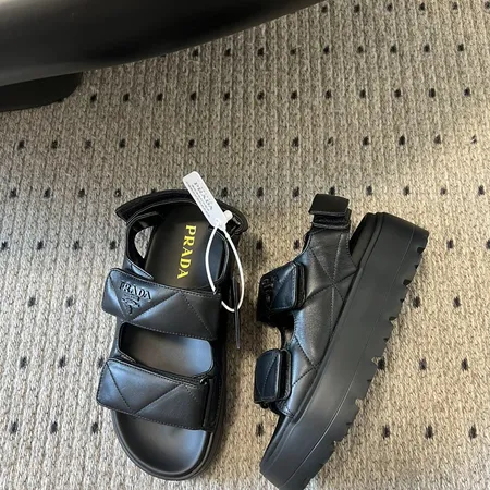 プラダ サンダル