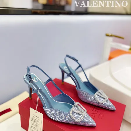 ヴァレンティノ サンダル