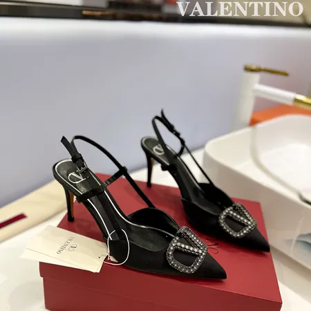 ヴァレンティノ サンダル