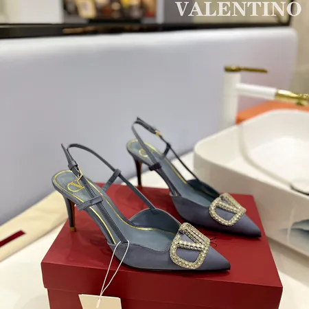 ヴァレンティノ サンダル