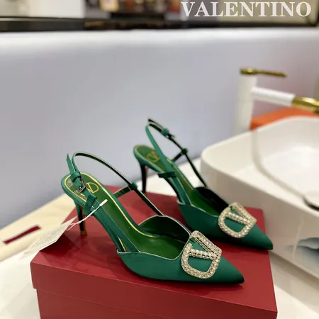 ヴァレンティノ サンダル