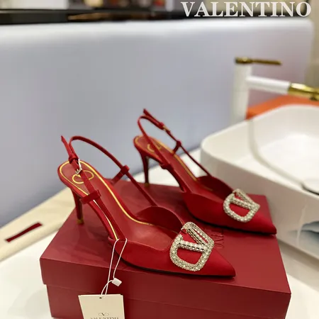 ヴァレンティノ サンダル