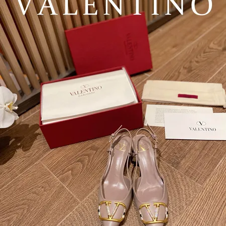 ヴァレンティノ サンダル