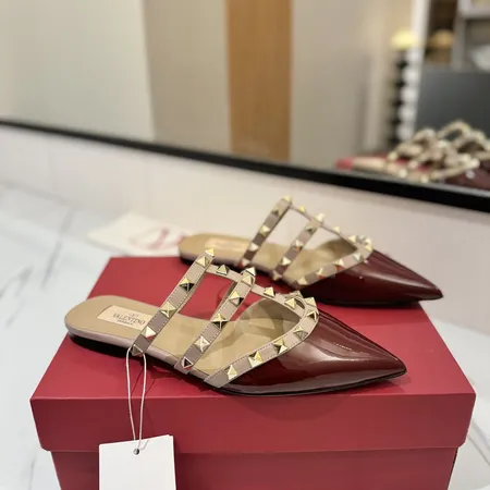 ヴァレンティノ スリッパ