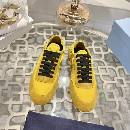 プラダ カジュアルシューズ