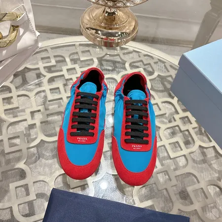 プラダ カジュアルシューズ