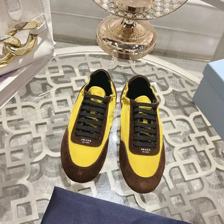 プラダ カジュアルシューズ