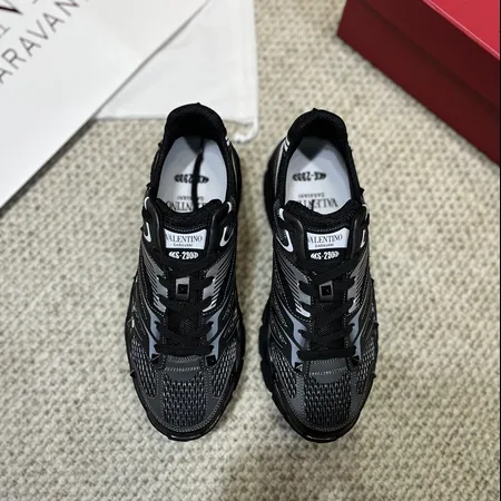 ヴァレンティノ スニーカー