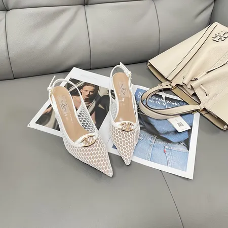 ヴァレンティノ サンダル