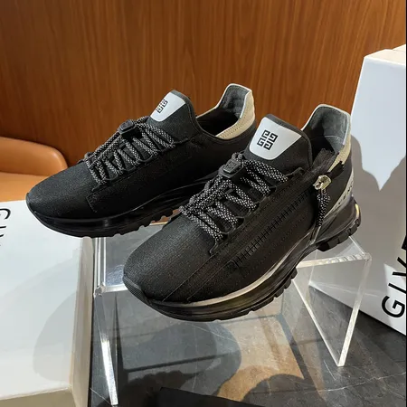 ジバンシィ スニーカー