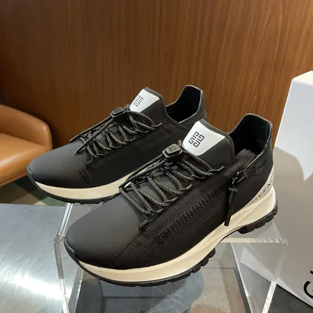 ジバンシィ スニーカー