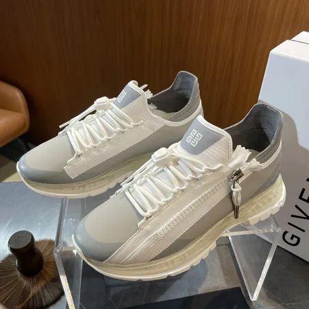 ジバンシィ スニーカー