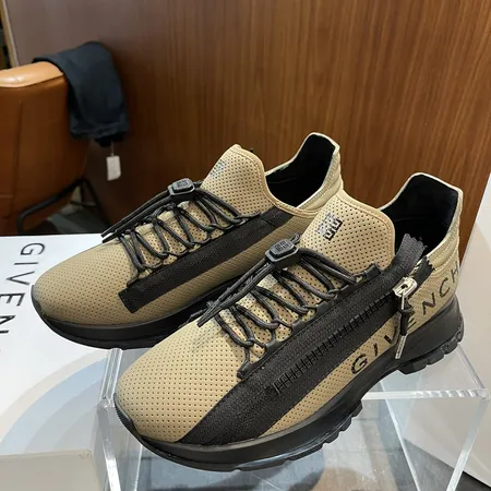 ジバンシィ スニーカー