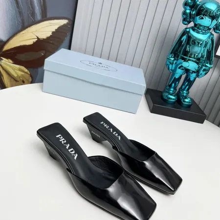 プラダ サンダル