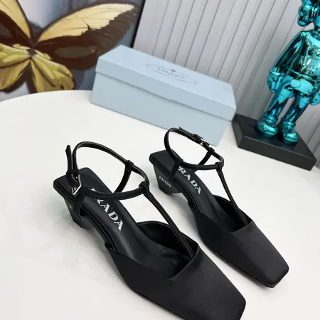 プラダ サンダル