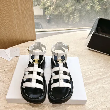 セリーヌ サンダル