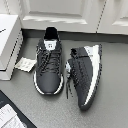 ジバンシィ カジュアルシューズ