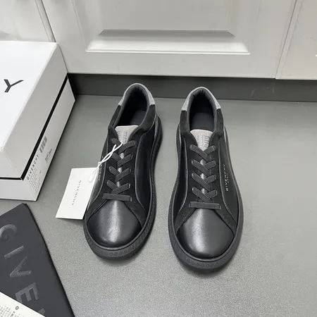 ジバンシィ カジュアルシューズ