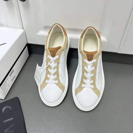 ジバンシィ カジュアルシューズ