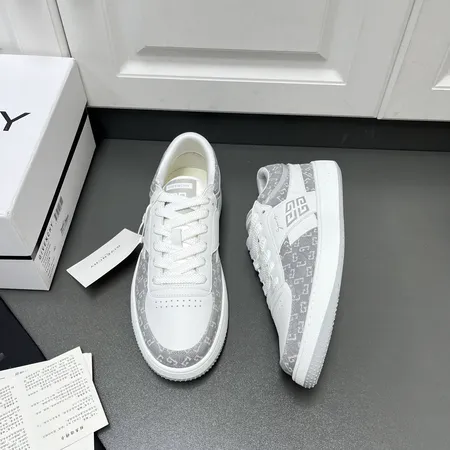 ジバンシィ カジュアルシューズ