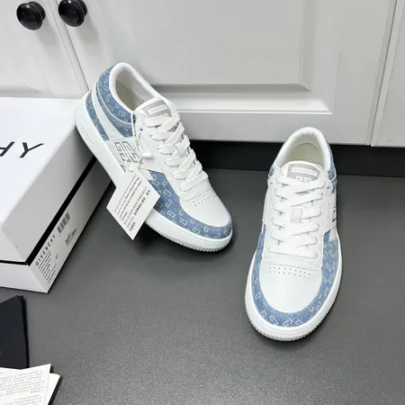 ジバンシィ カジュアルシューズ