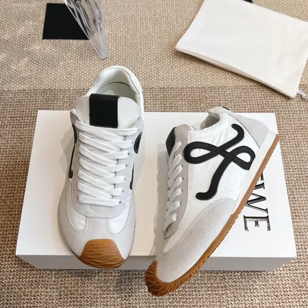 ロエベ スニーカー