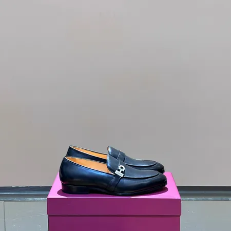 フェラガモ カジュアルシューズ