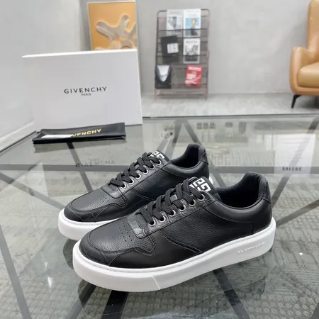 ジバンシィ カジュアルシューズ